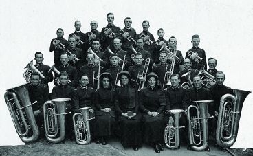 04_Indicative_of_the_strength_of_the_corps_is_the_Newtown_Citadel_Band_in_1922